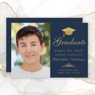 Anuncio Elegante Navy Blue Gold Script Cap Photo Graduatio