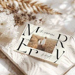 Anuncio Elegante y alegre tipografía fotográfica navideña<br><div class="desc">Moderna y elegante carta de invitación de los Navidades de tipografía gráfica mínima. Parte de una atrevida colección de vacaciones.</div>