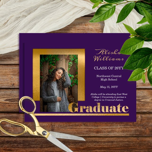 Anuncio Elegante y elegante graduado de textos de oro 1 fo (Classy Elegant Gold Tone Text "Graduate" One Photo Purple Graduation Announcement - Print | Download)