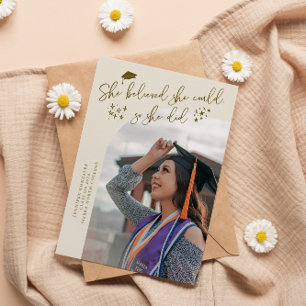 Anuncio Ella Creyó Graduada Curva Foto Crema