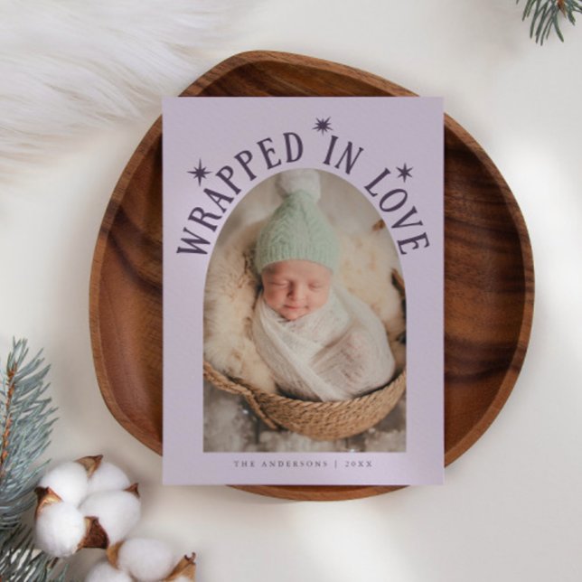 Anuncio Envuelto en amor Nacimiento de foto púrpura (Subido por el creador)