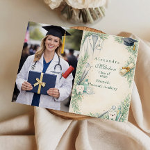 Foto Celebración de Graduación de Dentista con Bat
