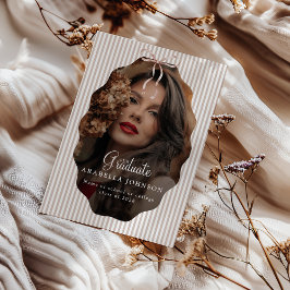 Anuncio Foto de arco beige con rayas finas para graduación