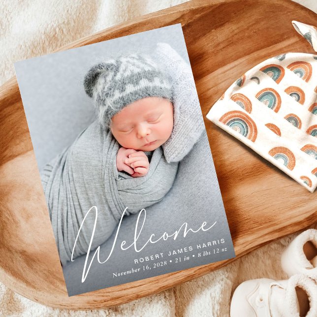 Anuncio Foto de bienvenida Nacimiento de guión blanco (Announce the arrival of your precious baby in a way that is as beautiful and unique as they are)