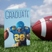Foto de graduación de jugador de fútbol con guión