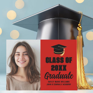 Anuncio Foto de graduación de la promoción 2026 de rojo y 