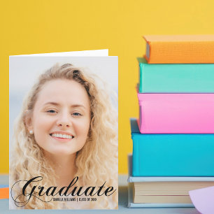 Anuncio Foto de graduación elegante con texto negro doblad
