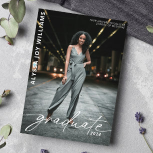 Anuncio Foto de graduado de Escuela de Guión Minimalista 2