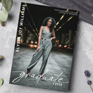 Anuncio Foto de graduado universitario minimalista 2024