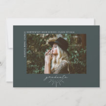 Foto horizontal de graduación de Esmeralda Oscura 