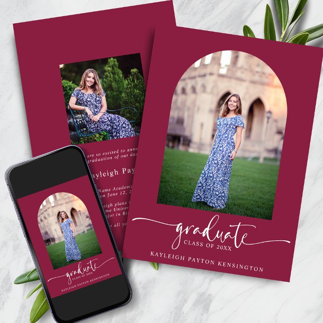 Anuncio Foto moderna de arco de graduación de escritura de (Modern Burgundy Script Graduation Arch Photo Announcement with Instant Download)