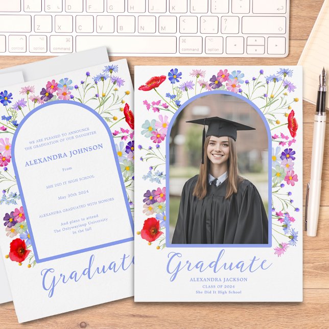 Anuncio Fotografía de Graduado en Arco de Flor Silvestre C (Modern wildflower arch grad photo high school graduation announcement card colorful boho floral)