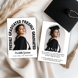 Anuncio Freshly Graduated Retro Graduation Announcement