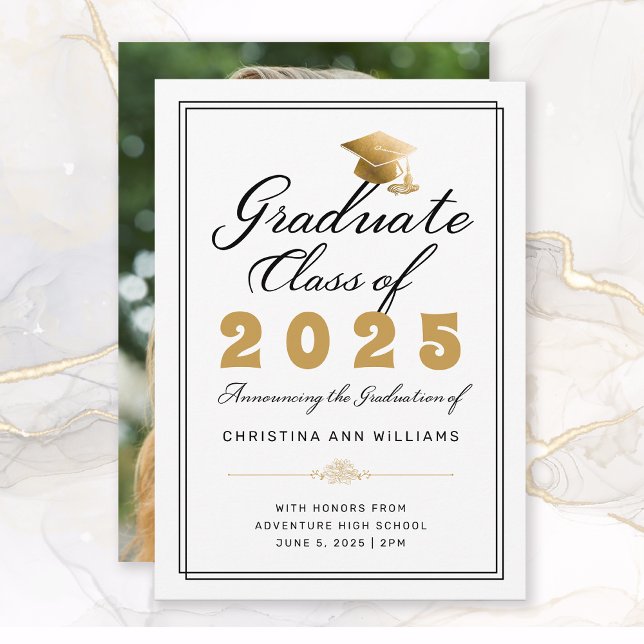Anuncio Graduación Clase de Foto de Guión de Oro Blanco de (Elegant White Black Gold Script Photo Graduation Announcement)