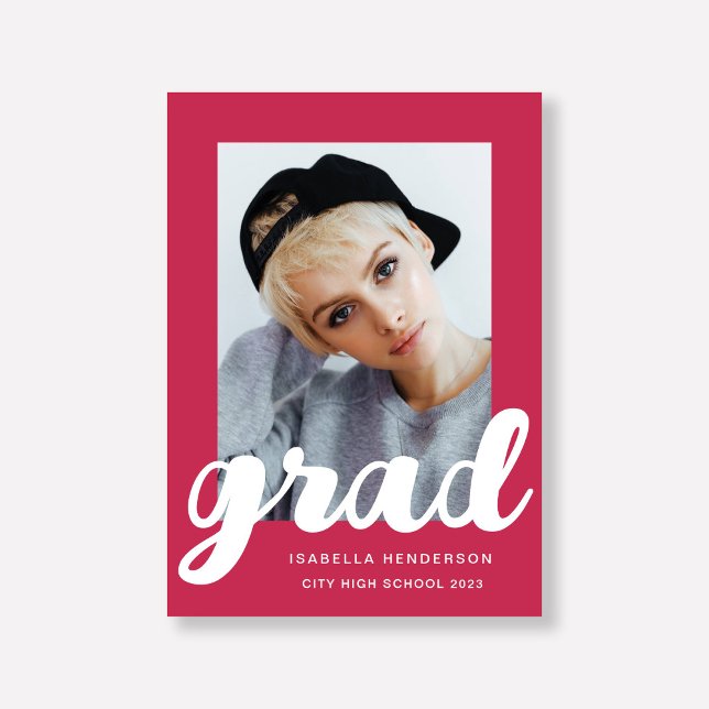 Anuncio Graduación de escritura de fotos magenta moderna (Modern Magenta Photo Script Graduation Announcement)
