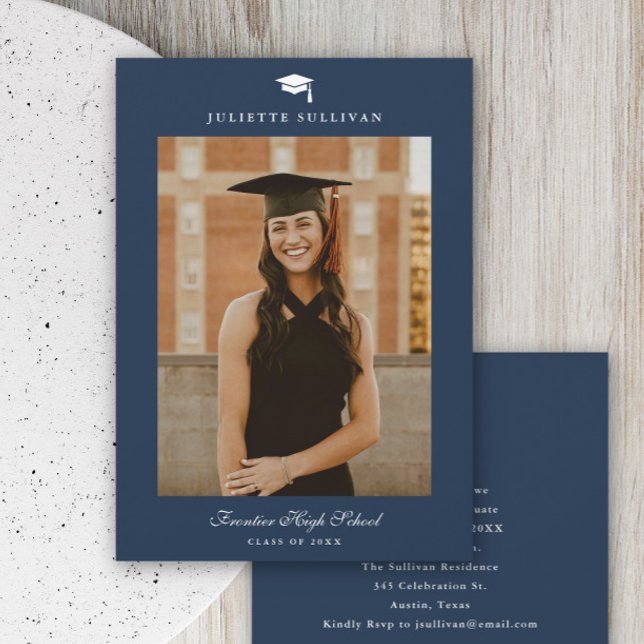 Anuncio Graduación de Foto de Tipo Mínimo (Simple typography navy blue photo graduation invitation.)