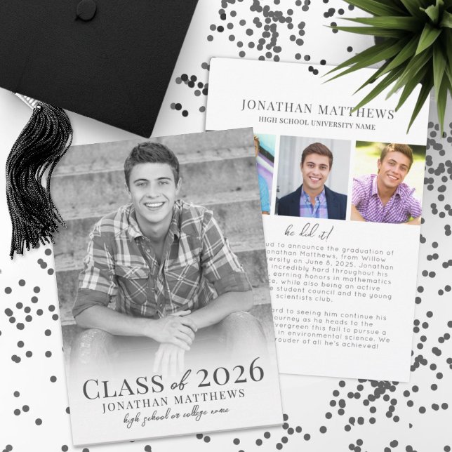 Anuncio Graduación de fotografía de graduado de hombre bla (Graduate Black White Male Photo Graduation Announcement)
