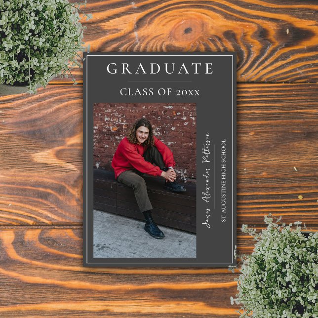 Anuncio Graduación de fotografía minimalista | Gris (Gray Minimalist Photo Graduation Announcement)