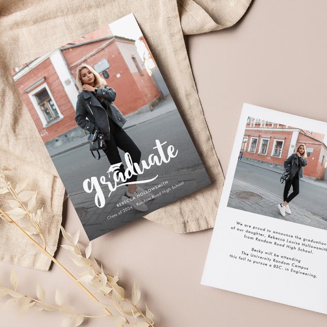 Anuncio Graduación de la foto del graduado de guión negrit (Modern Script Graduation Grad Photo Announcement)