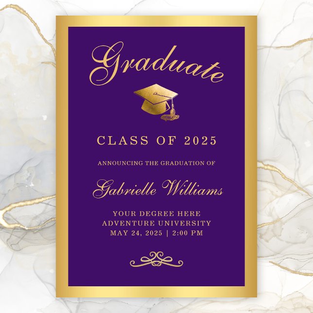 Anuncio Graduación del guión del marco dorado púrpura de m (Chic Purple Gold Border Typography Graduation Announcement)