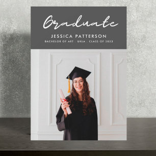 Anuncio Graduación editable de Graduado Gris Moderno