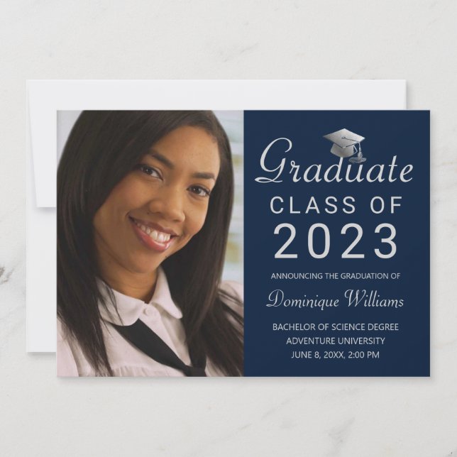 Anuncio Graduación Foto Blue Silver Grad Cap Script 2023 (Anverso)