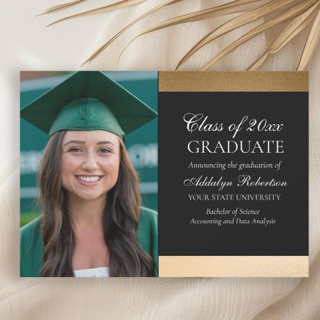 Anuncio Graduación fotográfica de Black Gold College Unive (Black and gold graduation photo announcement)
