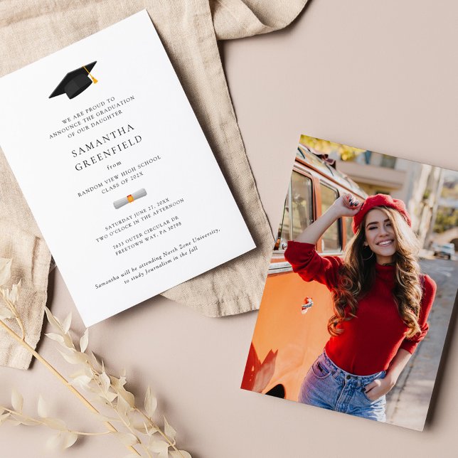 Anuncio Graduación fotográfica moderna de grado 2025 (Elegant Graduation Cap Photo Modern Minimalist Announcement Raw)
