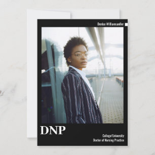 Anuncio Graduación mínima de DNP con foto blanca y negra