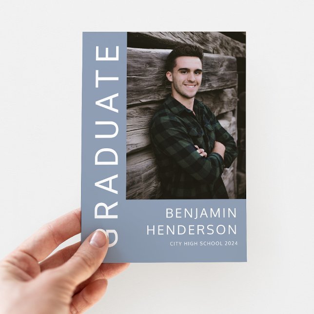 Anuncio Graduación moderna de fotografía azul (Minimalist Blue Photo Graduation Announcement Card)