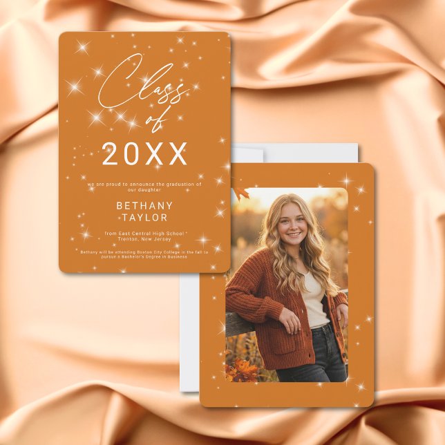 Anuncio Graduación Moderna Naranja y Blanco con Brillo (Modern Orange & White Sparkle Graduation Announcement)