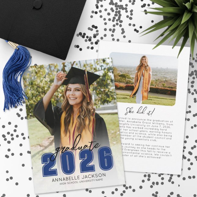 Anuncio Graduación simple de la clase 2025 Graduación azul (Simple Class 2026 Graduate Photo Blue Graduation Announcement)