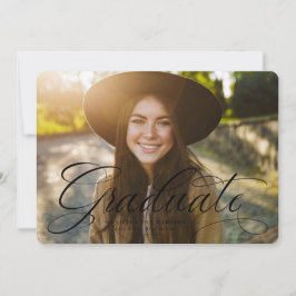 Anuncio Graduación simple en blanco y negro para graduados