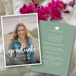 Anuncio Graduada Escritura Verde Sage Foto Graduación