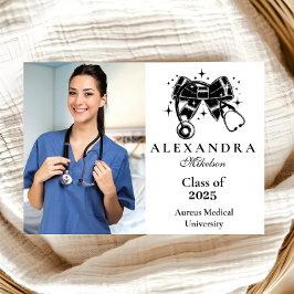 Anuncio Graduado de la escuela de Enfermería Black Bow