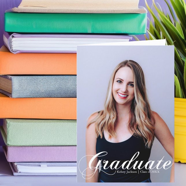 Anuncio Guión de Flourish blanco para graduados de 2025 do (Subido por el creador)