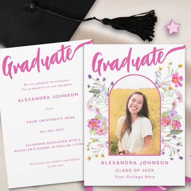 Anuncio Guión rosado de arco de foto graduada de Flor silv (Wildflower boho arch graduate photo hot pink script Graduation announcement card watercolor florals)