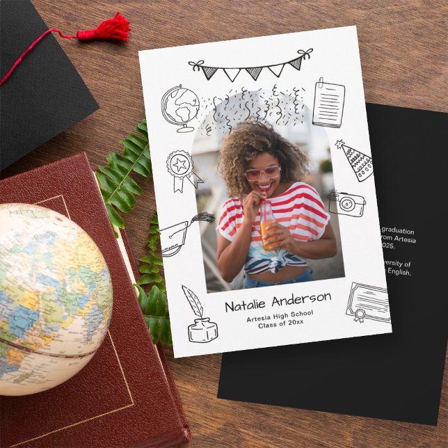 Anuncio Hand Drawn Chic Arch Photo Graduate Announcement (Subido por el creador)