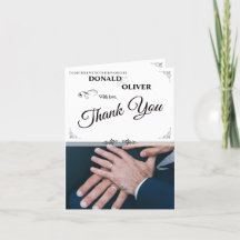 Manos de una pareja Boda gay con anillos