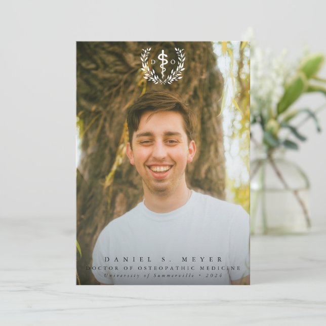 Anuncio Médica blanco de graduación de medicina osteopátic (Anverso de pie)