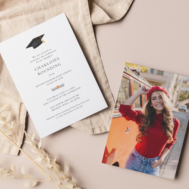 Anuncio Minimalista graduación moderna de fotografía 2025 (Graduation Cap Photo Minimalist Announcement)