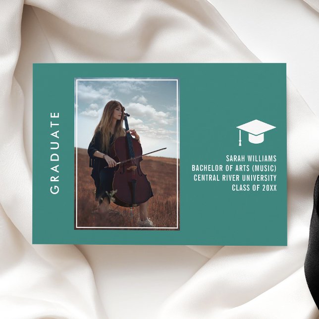 Anuncio Modern Minimal Chic Graduation Announcement Card (Subido por el creador)