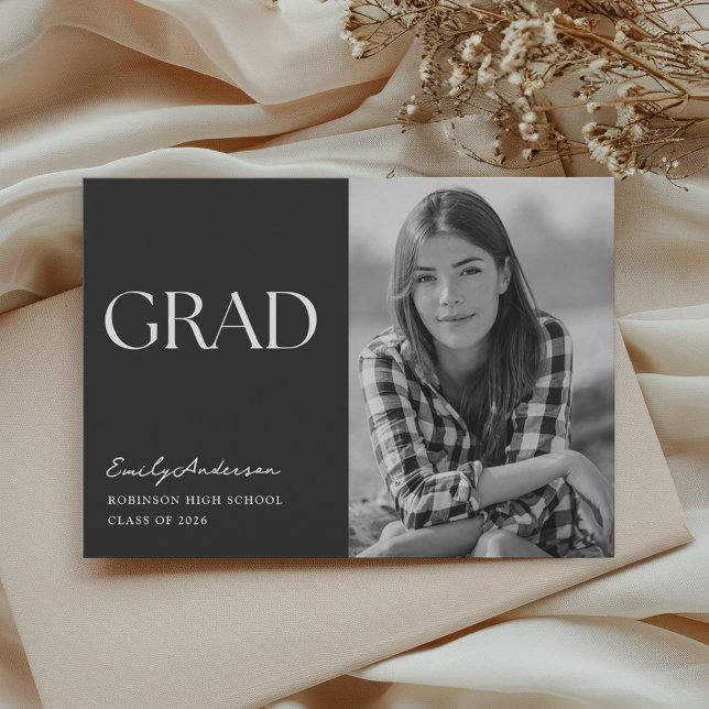 Anuncio Modern Minimalist Graduation Photo Announcement (Subido por el creador)