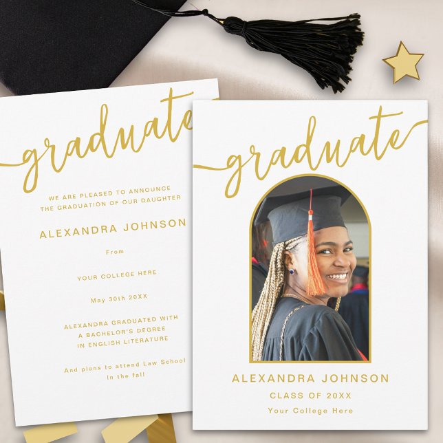 Anuncio Moderna graduación de fotografía de moda en Arco (Modern trendy arch photo white and gold script graduation announcement card)
