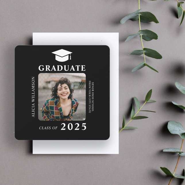 Anuncio Moderna y simple clase de fotos de la graduación n (Subido por el creador)