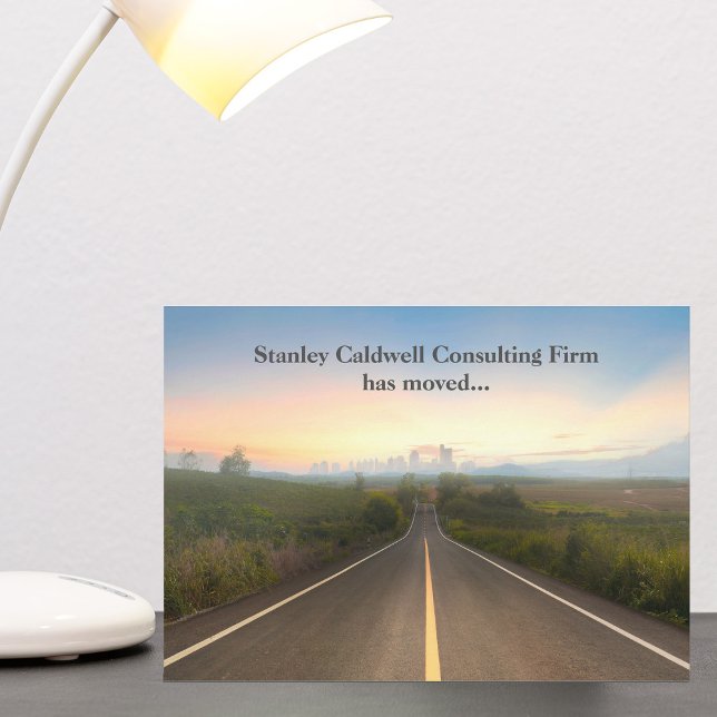 Anuncio Moderno Skyline Road Personalizado Business Moving (Subido por el creador)