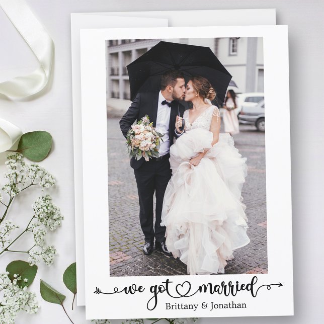 Anuncio Nos casamos con un Boda de fotografía cardiaca de  (Customize to change your personalized text size, text style or to add text to back of card.)