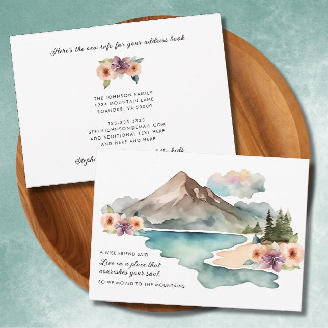 Anuncio Nueva dirección Montañas acuáticas en movimiento (New Address Watercolor Mountains Motivational Quote Floral Moving Announcement Flat Card)
