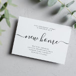Anuncio Nuevo hogar minimalista moderno en movimiento<br><div class="desc">Sencilla y elegante escritura a mano en blanco y negro nuevo para el hogar guión caligrafía móvil tarjeta de invitación móvil.          Fácil de personalizar con su nueva dirección personal.</div>
