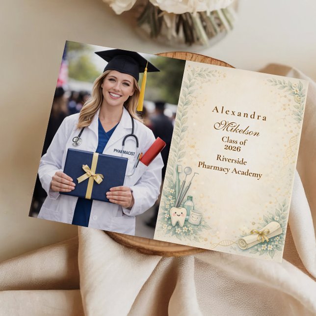 Anuncio Photo Botanical White Coat Dentist Graduation (Subido por el creador)